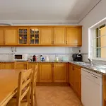 Spacious - Walk To & Center Vila *