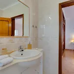 Vila Spacious - Walk To & Center *