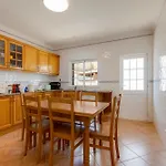 Spacious - Walk To & Center Vila *