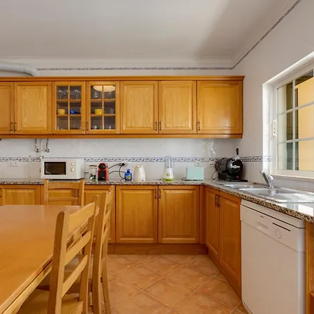 Spacious - Walk To & Center וילה *