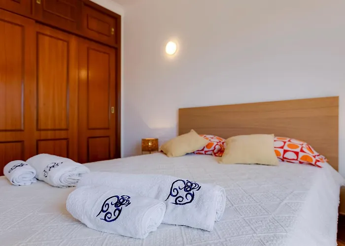 Spacious - Walk To & Center Villa Lagos