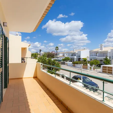Spacious - Walk To & Center Villa Lagos