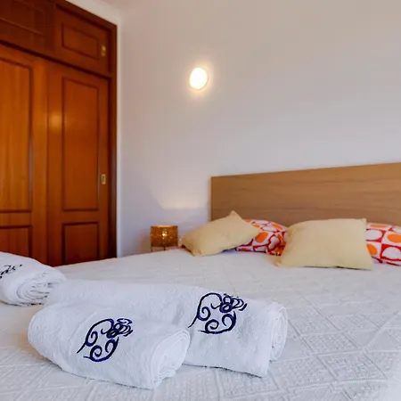 Spacious - Walk To & Center Villa Lagos