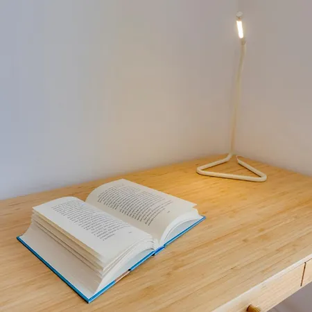 Villa Spacious - Walk To & Center *