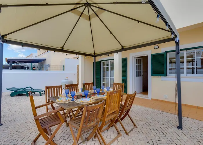 Spacious - Walk To & Center Villa Lagos