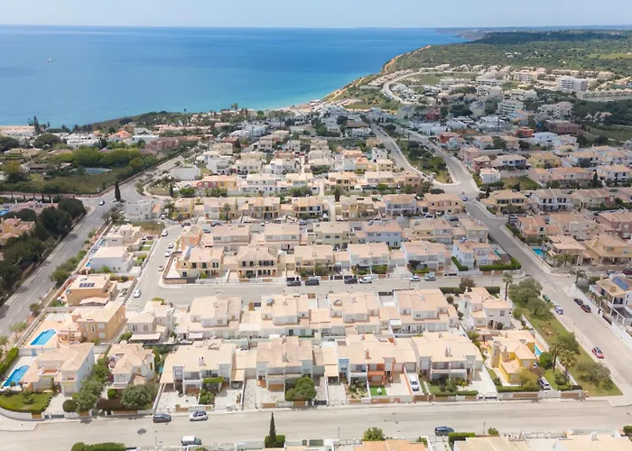 Spacious - Walk To & Center Villa Lagos